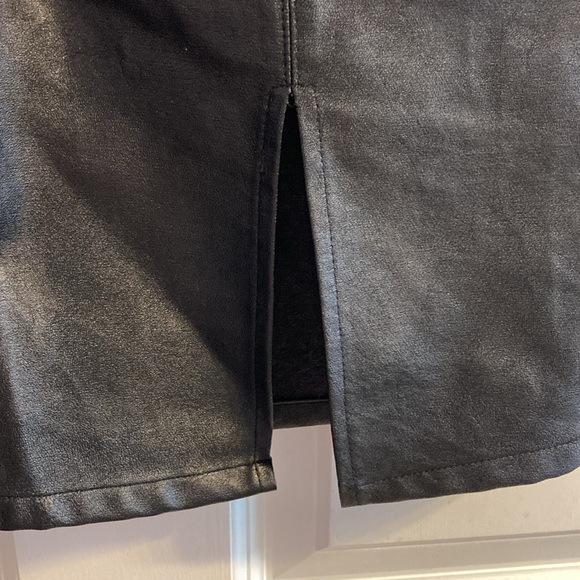 Size Medium Lioness Black Leather Skirt - Picture 4 of 4
